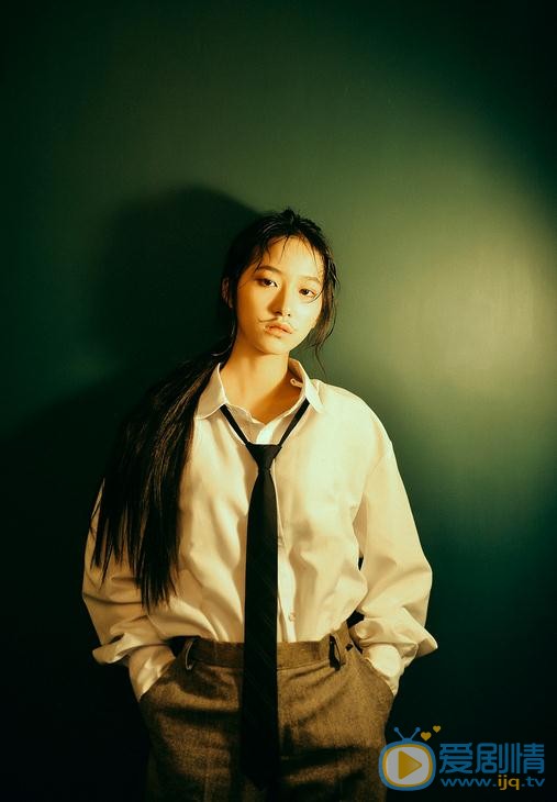 杨肸子帅气写真 杨肸子高清写真_杨肸子高清剧照