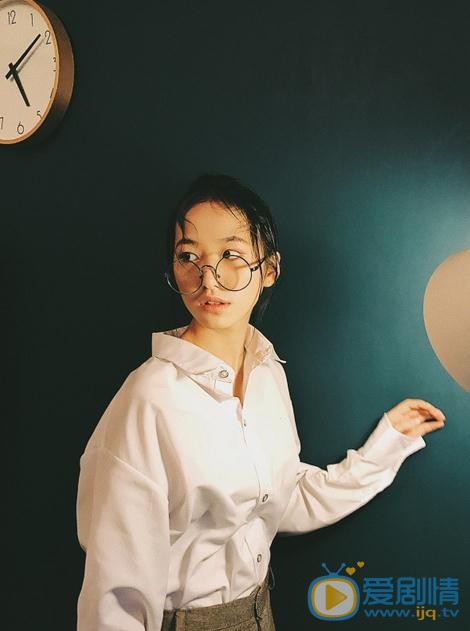 杨肸子帅气写真 杨肸子高清写真_杨肸子高清剧照