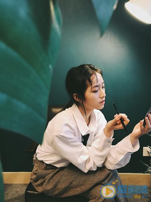 杨肸子帅气写真 杨肸子高清写真_杨肸子高清剧照