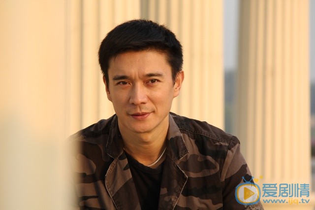 张明健绅士写真 张明健高清写真_张明健高清剧照