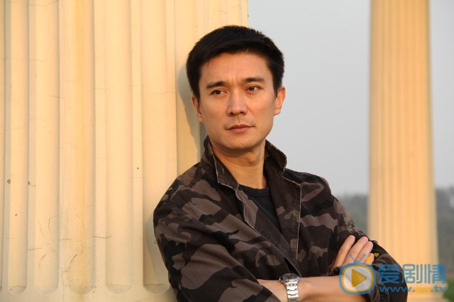 张明健绅士写真 张明健高清写真_张明健高清剧照
