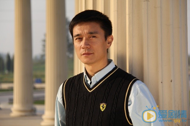 张明健绅士写真 张明健高清写真_张明健高清剧照