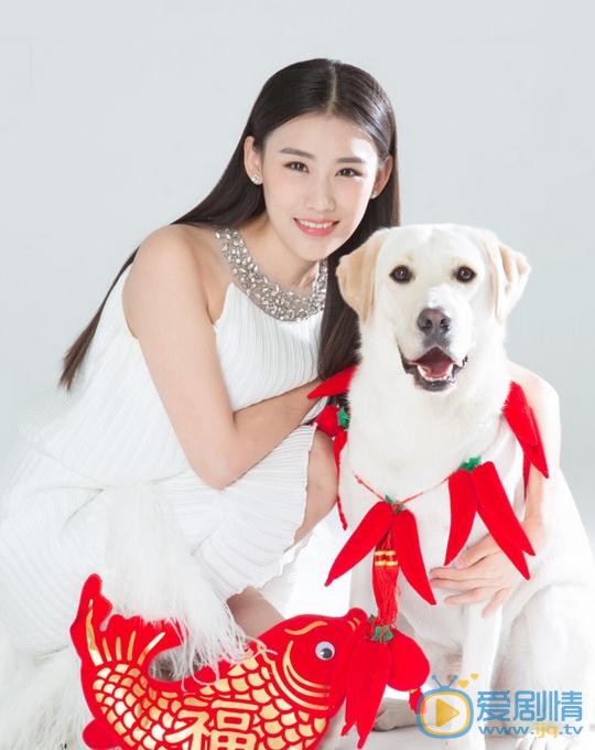 王婉中圣诞写真 王婉中高清写真_王婉中高清剧照