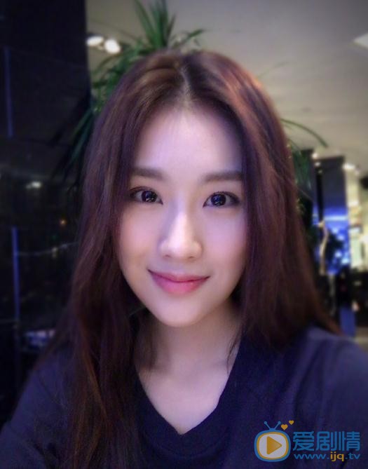 王婉中生活照 王婉中高清写真_王婉中高清剧照