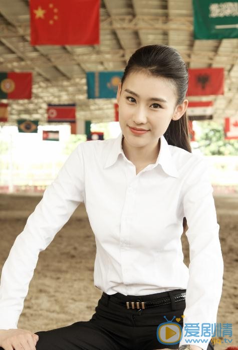 王婉中帅气写真 王婉中高清写真_王婉中高清剧照