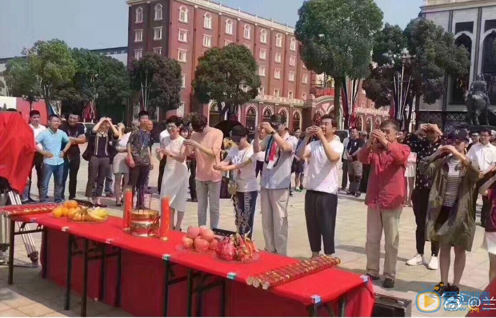 亲爹后爸剧情介绍