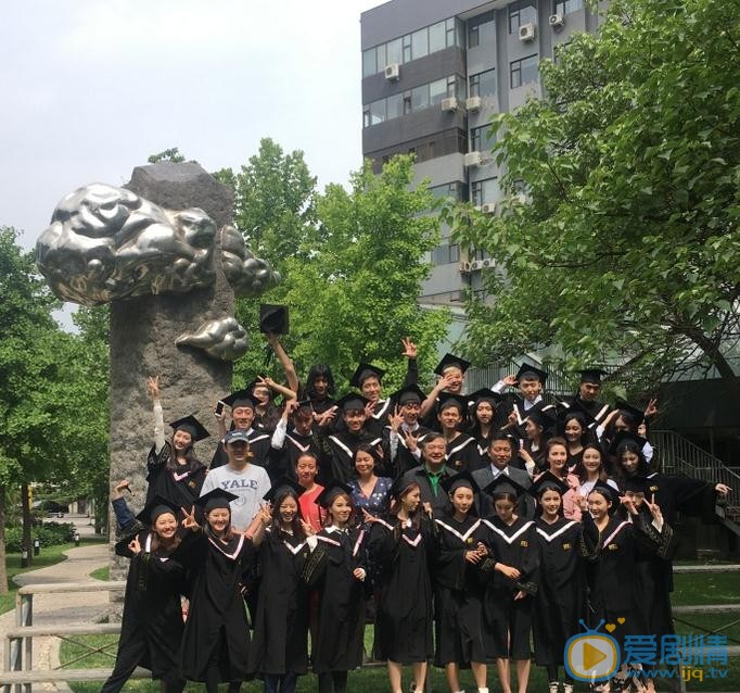 张鑫毕业照 张鑫高清写真_张鑫高清剧照
