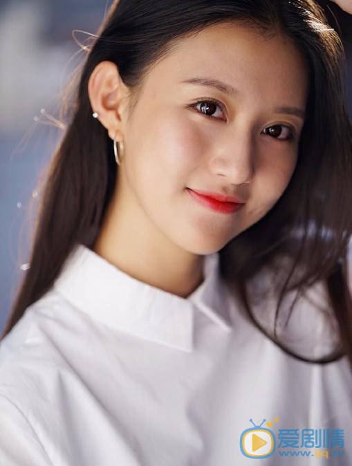 张鑫甜美写真 张鑫高清写真_张鑫高清剧照