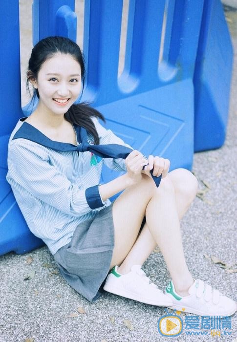 张鑫甜美写真