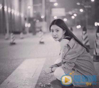 张鑫夜色街拍 张鑫高清写真_张鑫高清剧照