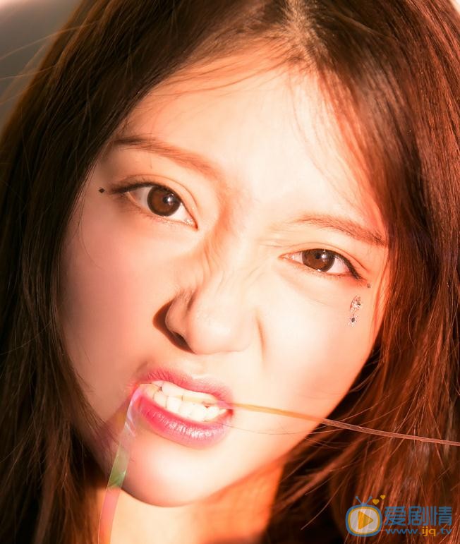 张鑫红色写真 张鑫高清写真_张鑫高清剧照