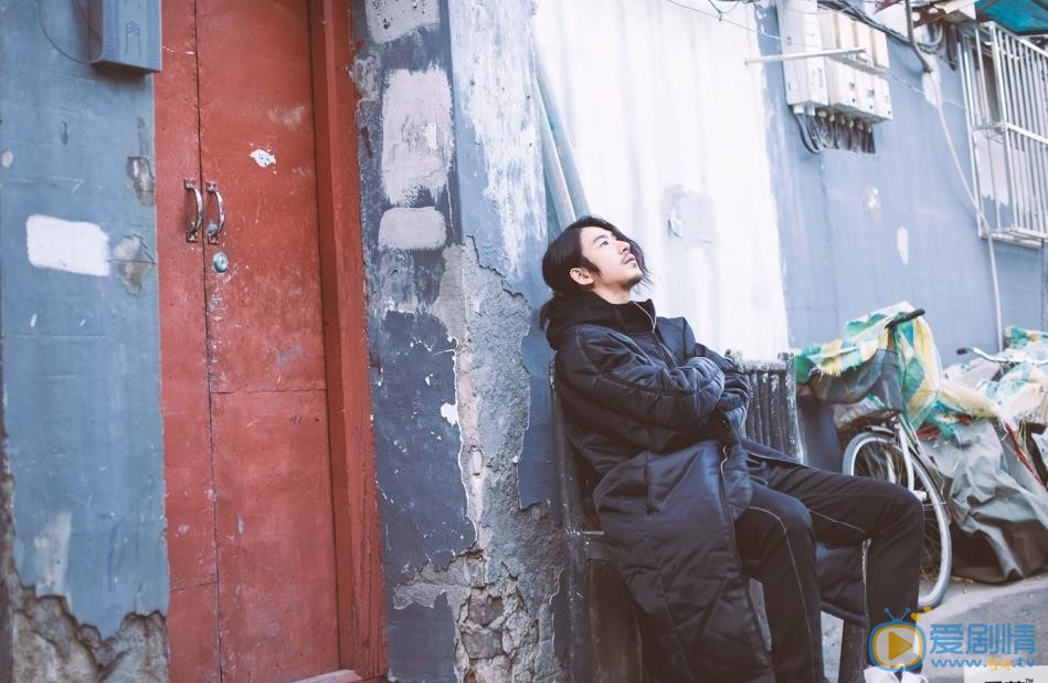江奇霖时尚街拍照 江奇霖高清写真_江奇霖高清剧照