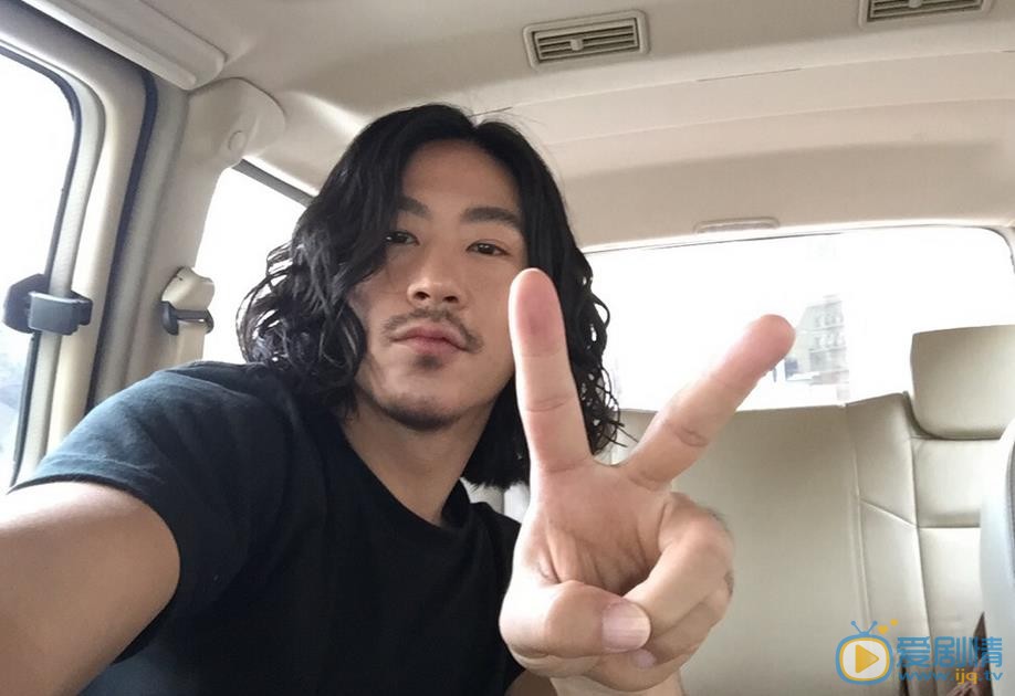 江奇霖生活照 江奇霖高清写真_江奇霖高清剧照