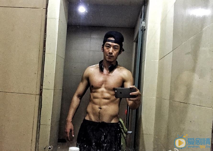 江奇霖肌肉大片 江奇霖高清写真_江奇霖高清剧照