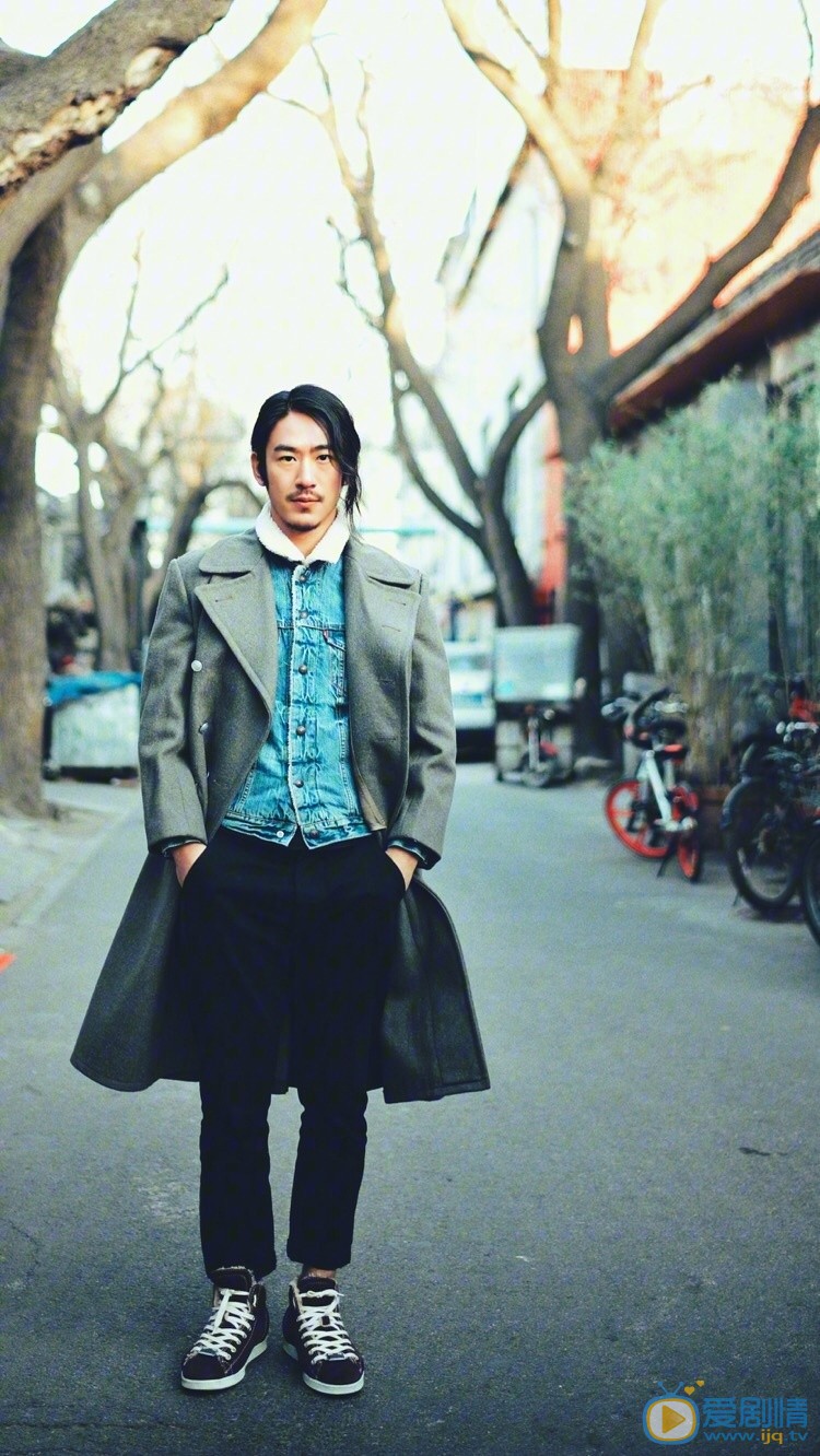 江奇霖时尚街拍照 江奇霖高清写真_江奇霖高清剧照