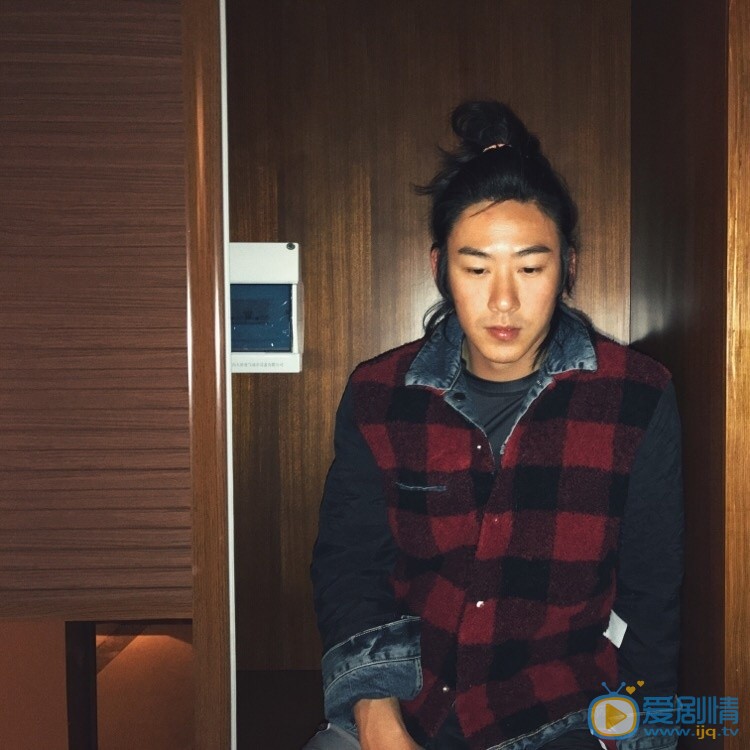 江奇霖文艺范写真 江奇霖高清写真_江奇霖高清剧照