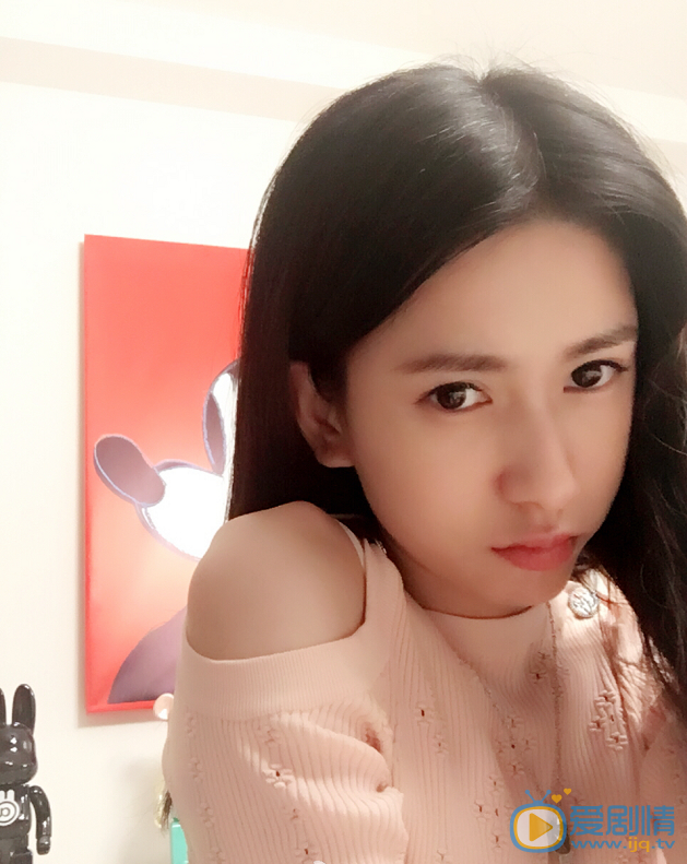 王秋紫卖萌照 王秋紫高清写真_王秋紫高清剧照