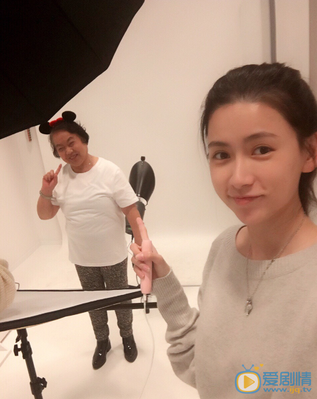王秋紫卖萌照 王秋紫高清写真_王秋紫高清剧照