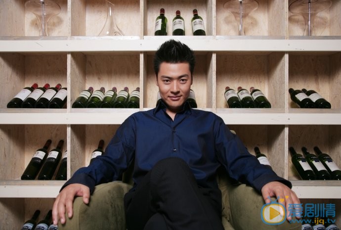 张桐时尚街拍 张桐高清写真_张桐高清剧照