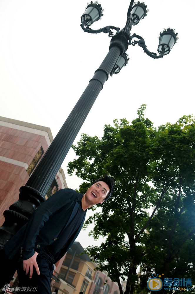 张桐西装绅士写真 张桐高清写真_张桐高清剧照