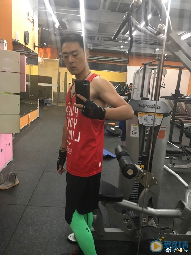 张桐生活照 张桐高清写真_张桐高清剧照