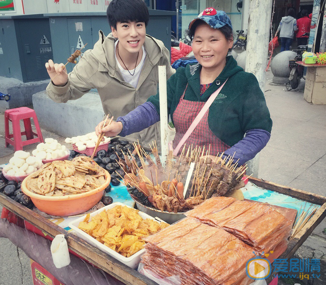 尼利特龙生活照 尼利特龙高清写真_尼利特龙高清剧照