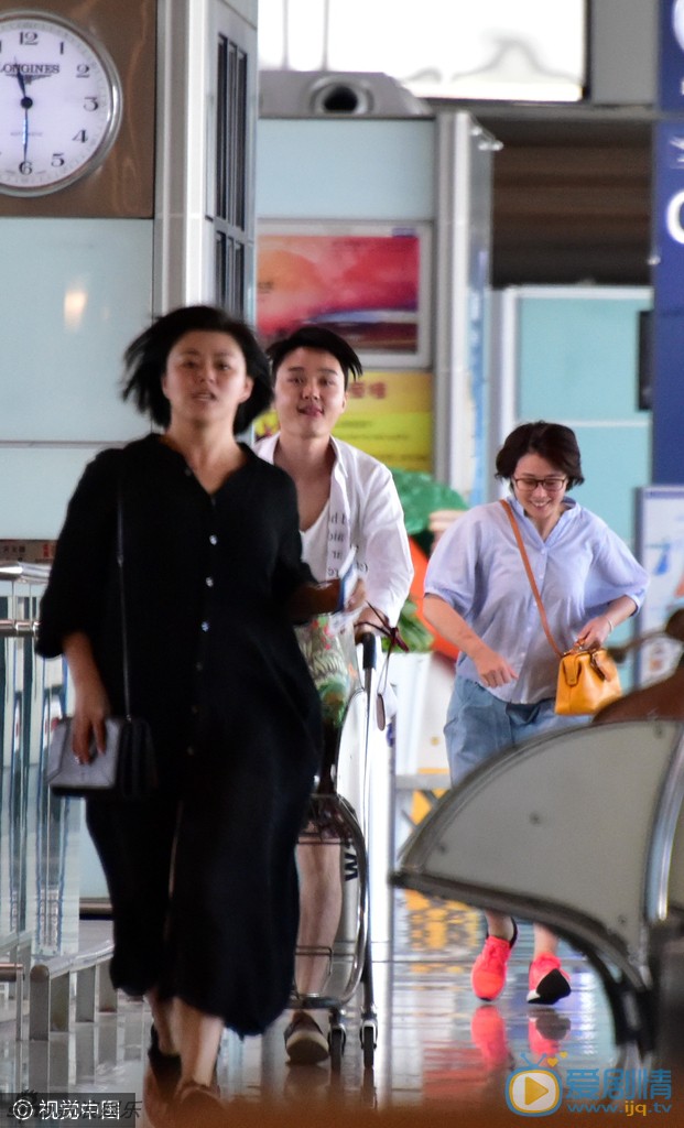 周海媚路透街拍照 周海媚高清写真_周海媚高清剧照