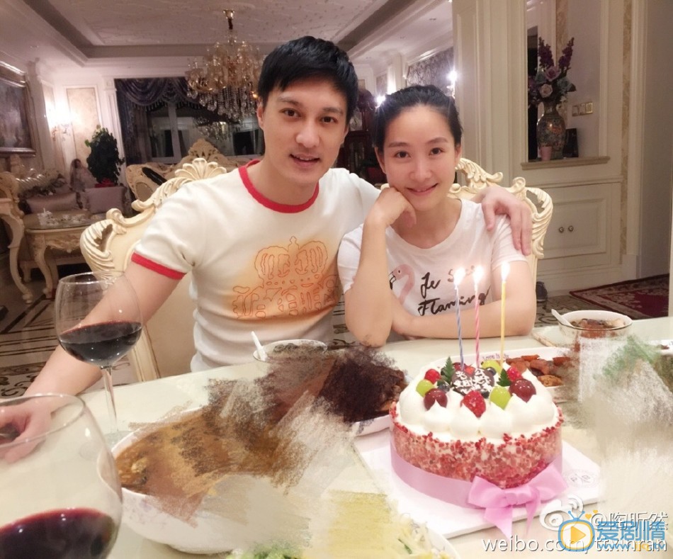 何建泽夫妻合照 何建泽高清写真_何建泽高清剧照