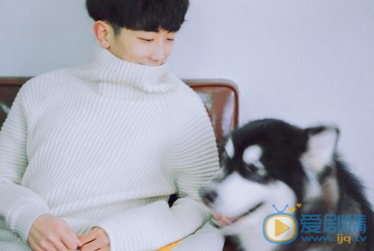 王旭东休闲写真 王旭东高清写真_王旭东高清剧照