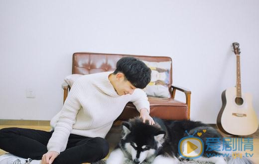 王旭东休闲写真 王旭东高清写真_王旭东高清剧照