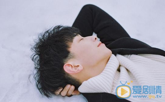王旭东休闲写真 王旭东高清写真_王旭东高清剧照