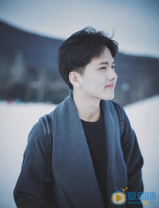 王宇威雪地写真 王宇威高清写真_王宇威高清剧照