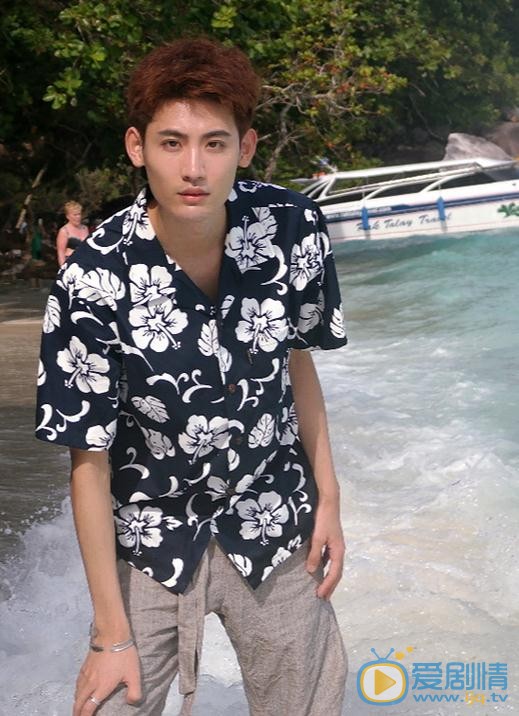 赵炫棋海边照 赵炫棋高清写真_赵炫棋高清剧照