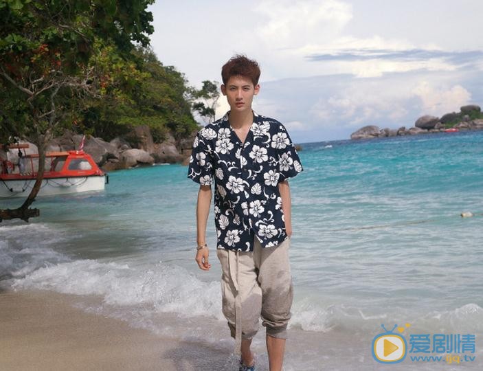 赵炫棋海边照 赵炫棋高清写真_赵炫棋高清剧照