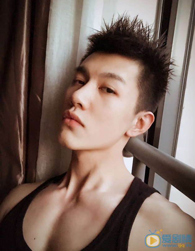 李昕哲生活照 李昕哲高清写真_李昕哲高清剧照