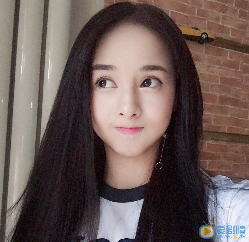 王畅唱生活照 王畅唱高清写真_王畅唱高清剧照