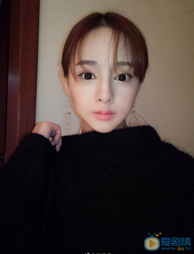 王畅唱生活照 王畅唱高清写真_王畅唱高清剧照