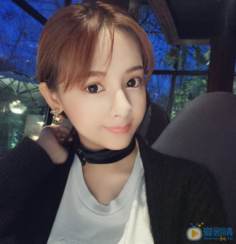 王畅唱生活照 王畅唱高清写真_王畅唱高清剧照