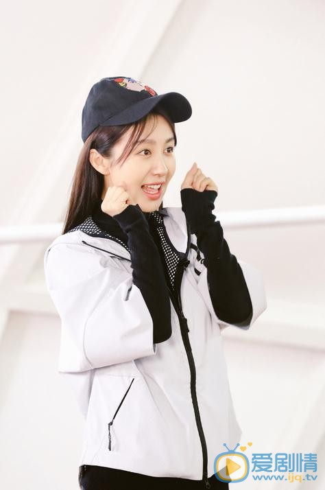 李菲儿《跨界冰雪王》节目照 李菲儿高清写真_李菲儿高清剧照