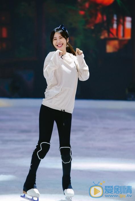 李菲儿《跨界冰雪王》节目照 李菲儿高清写真_李菲儿高清剧照