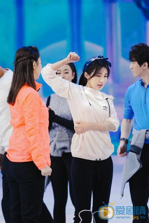 李菲儿《跨界冰雪王》节目照 李菲儿高清写真_李菲儿高清剧照