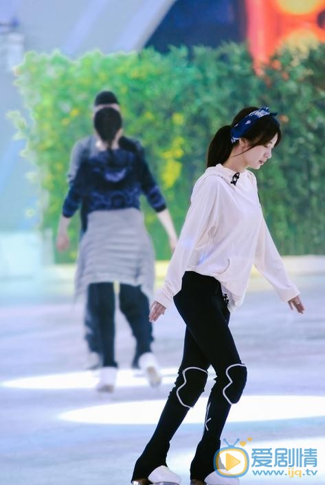 李菲儿《跨界冰雪王》节目照 李菲儿高清写真_李菲儿高清剧照