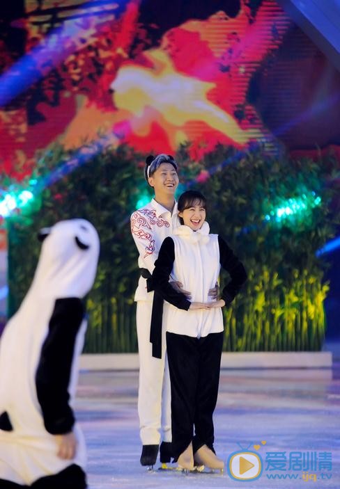 李菲儿《跨界冰雪王》节目照 李菲儿高清写真_李菲儿高清剧照