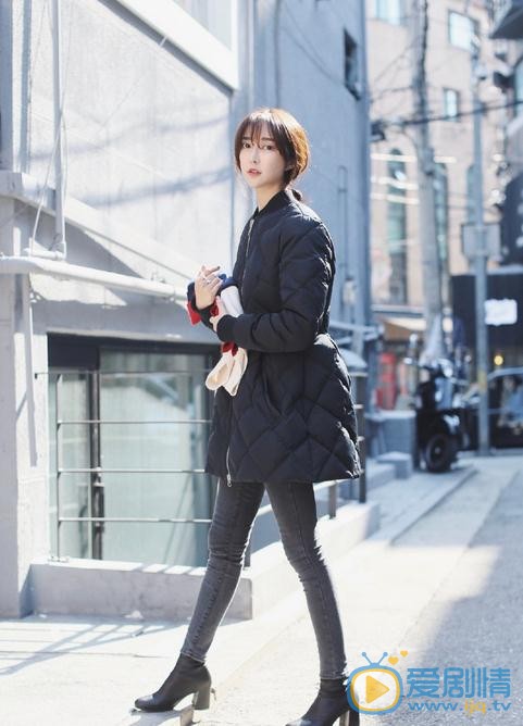 李菲儿秋色街拍 李菲儿高清写真_李菲儿高清剧照