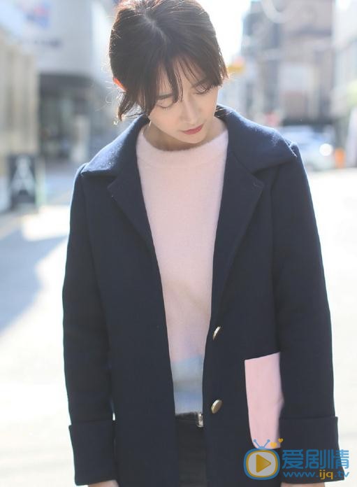 李菲儿秋色街拍 李菲儿高清写真_李菲儿高清剧照