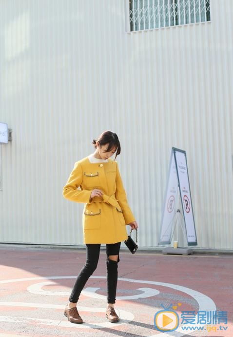 李菲儿秋色街拍 李菲儿高清写真_李菲儿高清剧照