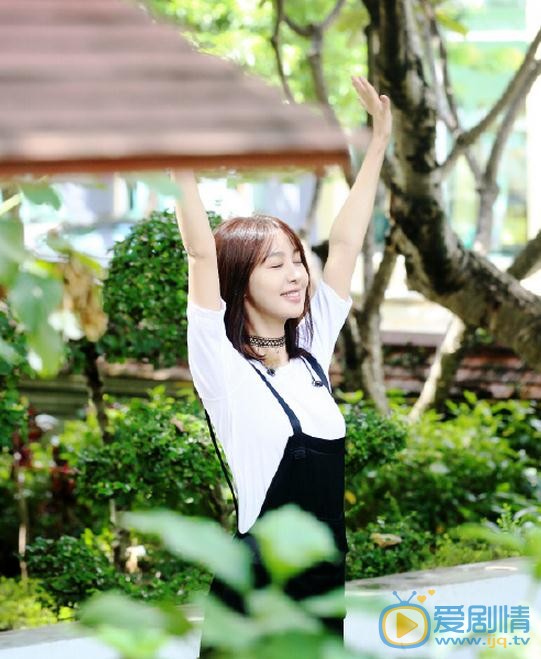 李菲儿休闲街拍 李菲儿高清写真_李菲儿高清剧照