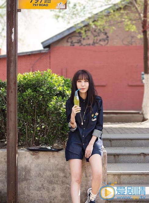 李菲儿休闲街拍 李菲儿高清写真_李菲儿高清剧照