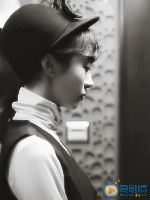 李菲儿休闲街拍 李菲儿高清写真_李菲儿高清剧照