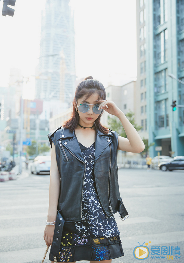 谭松韵街拍写真 谭松韵高清写真_谭松韵高清剧照